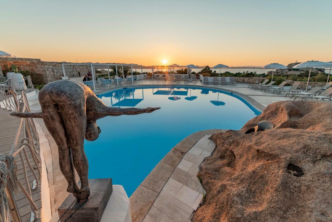 Hotel Grand Relais Dei Nuraghi (Adults Only) Байя-Сардинія Екстер'єр фото